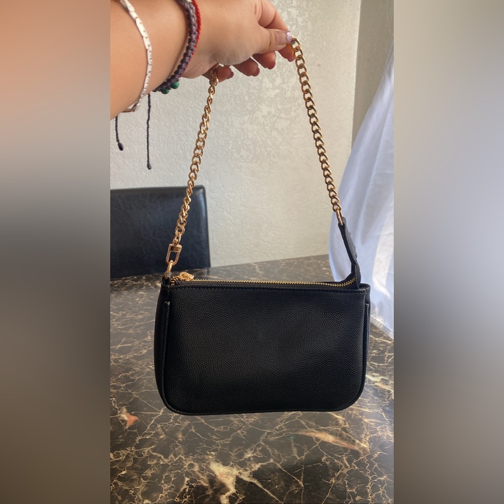 Black shoulder bag